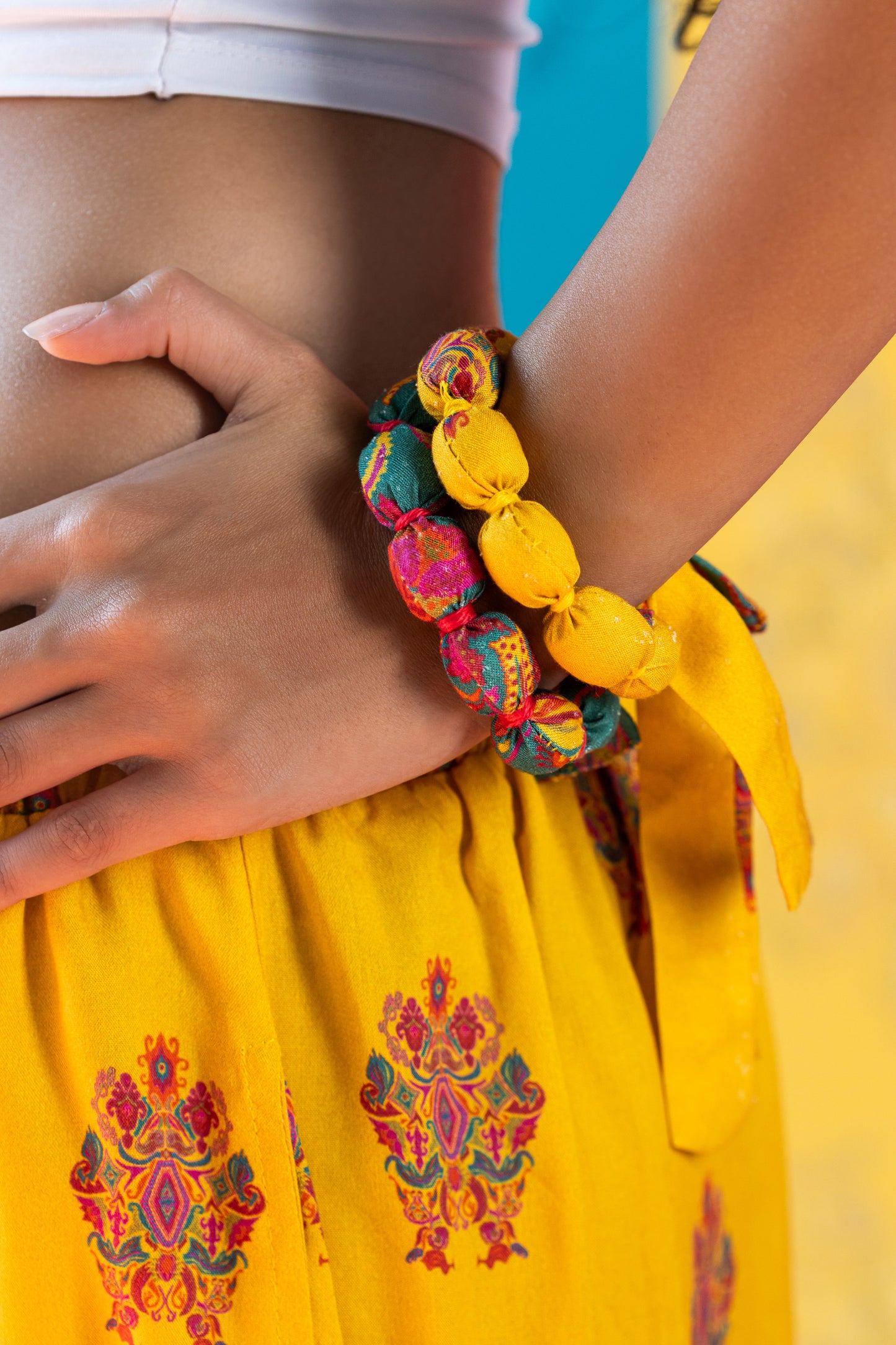 Ciel Et Miel Fabric Beaded Knotted Bracelet